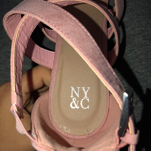 heels - Picture 3 of 4